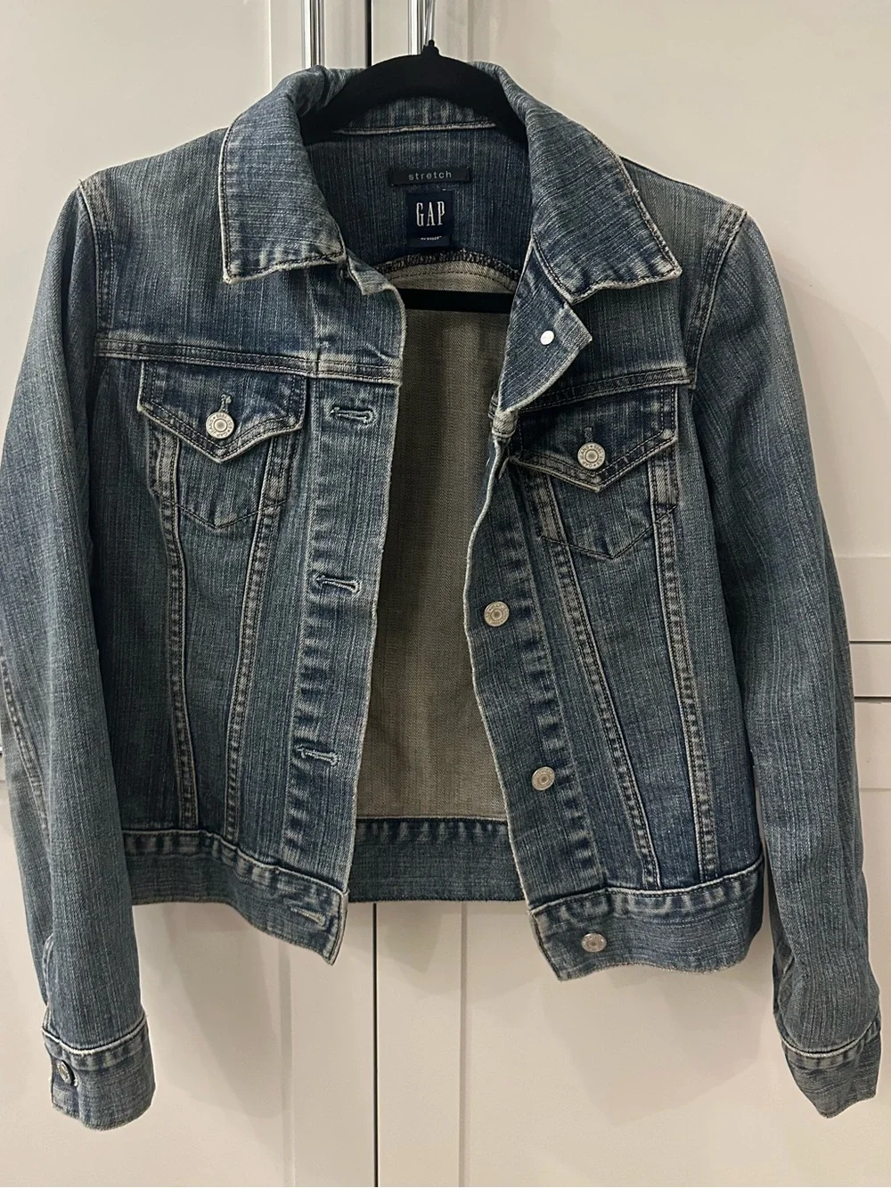 GAP jean/denim jacket - Women’s XS, medium wash